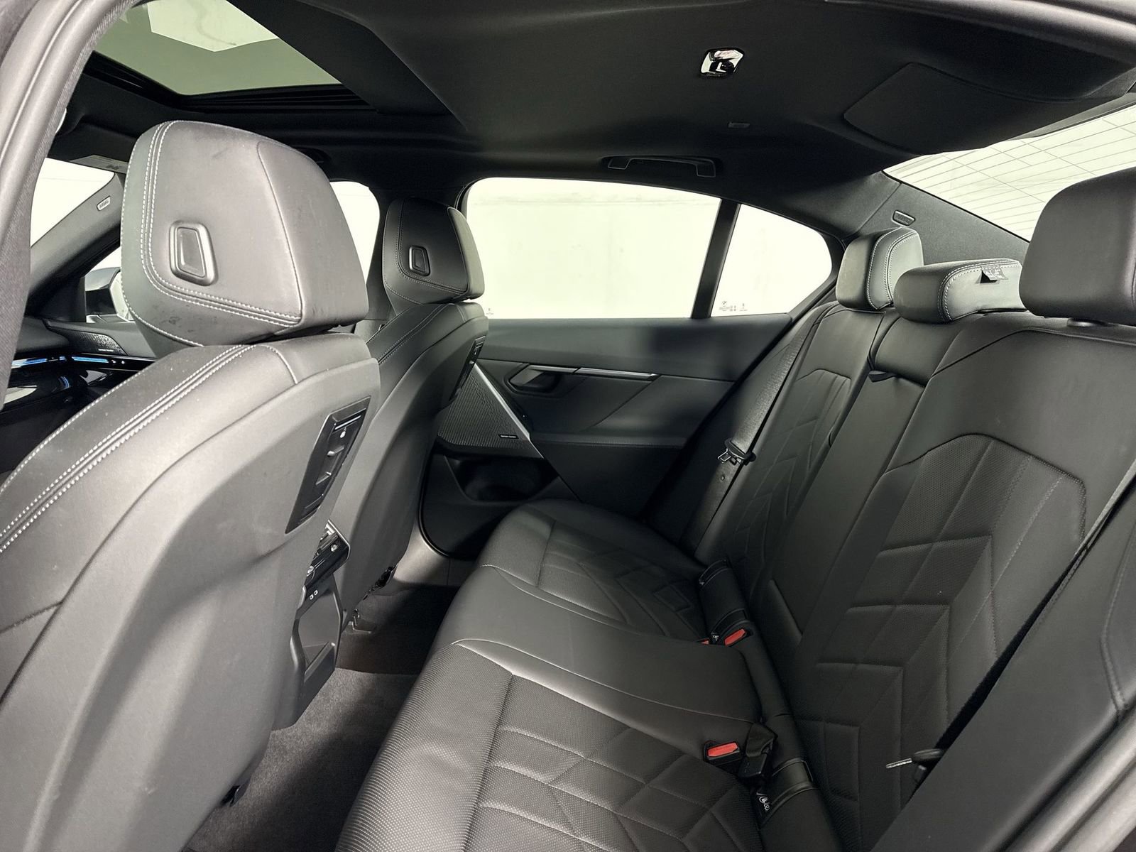 Used 2025 BMW 530i xDrive image 22