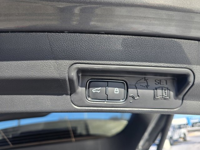 Used 2025 Ford Explorer ST-Line w/ ST-Line Street Pack image 15