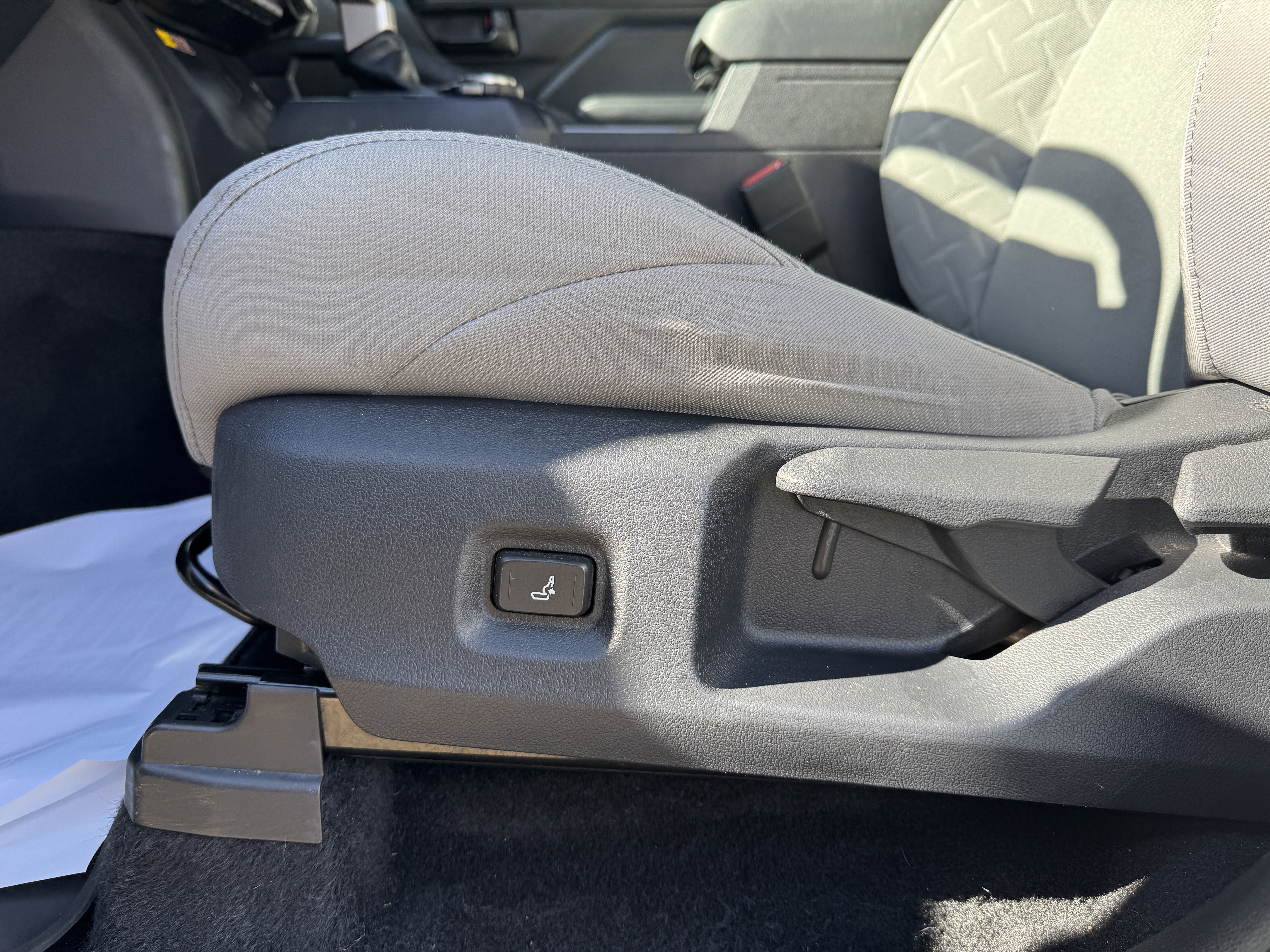 Certified 2024 Toyota Tacoma SR5 image 11