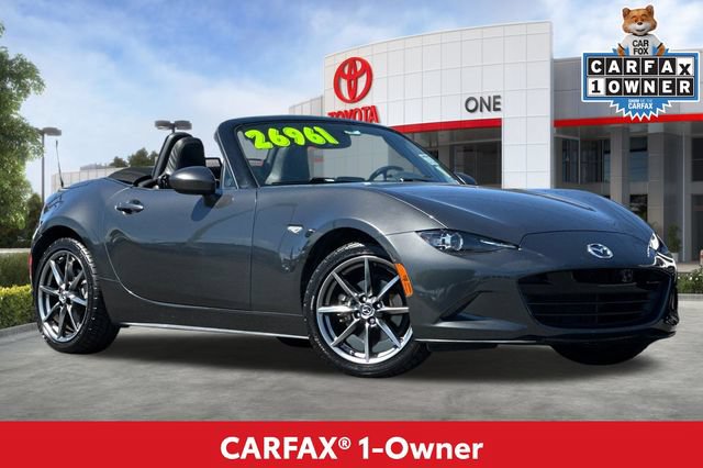 Used 2020 MAZDA MX-5 Miata Grand Touring RWD image 2