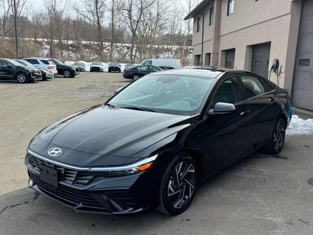 Used 2024 Hyundai Elantra SEL w/ Convenience Package FWD image 1
