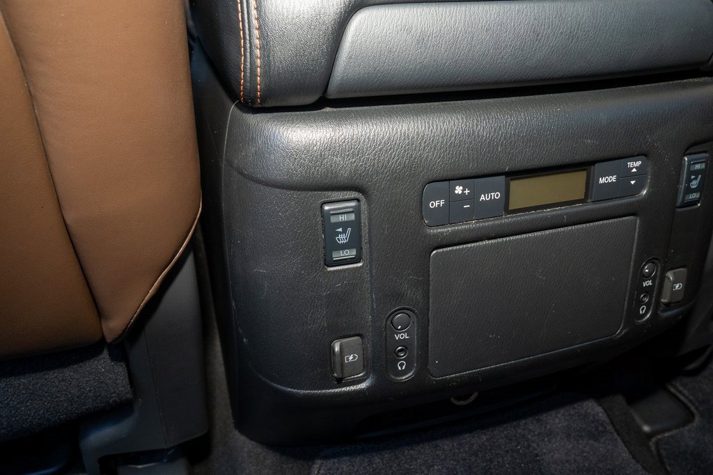 Used 2020 Nissan Armada Platinum w/ Platinum Reserve Package image 18