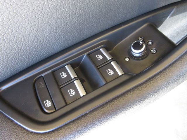 Used 2019 Audi A4 2.0T Premium image 10