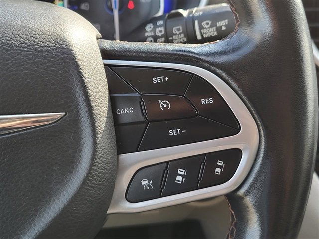 Used 2020 Chrysler Pacifica Touring-L w/ Advanced Safetytec Group image 32