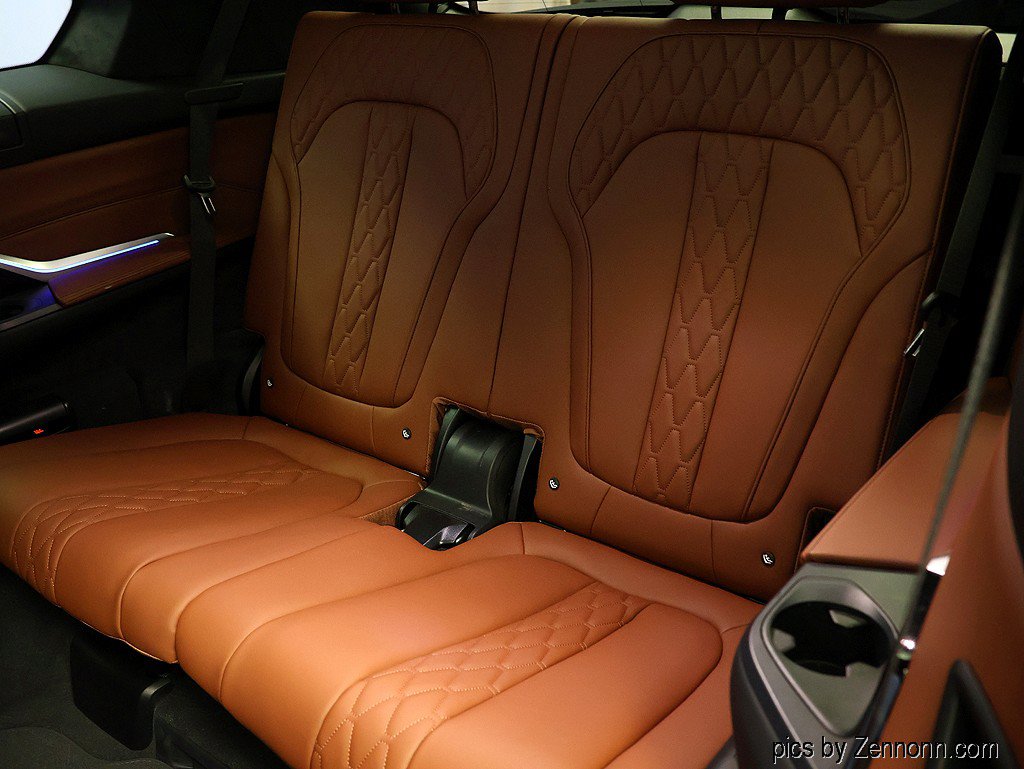 Used 2026 BMW X7 xDrive40i w/ M Sport Package AWD/4WD image 13