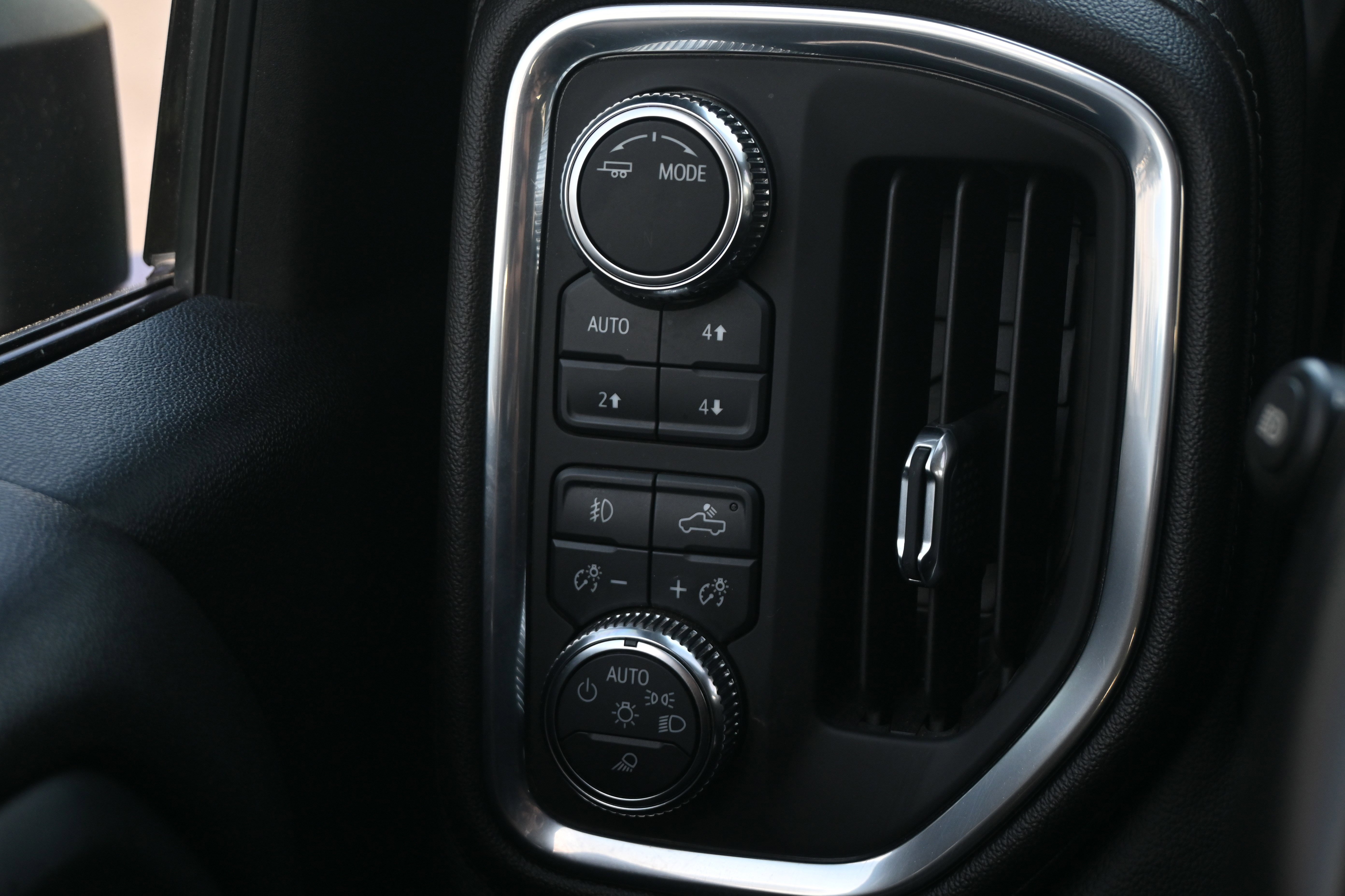 Used 2021 GMC Sierra 2500 Denali w/ Denali Black Diamond Edition image 21