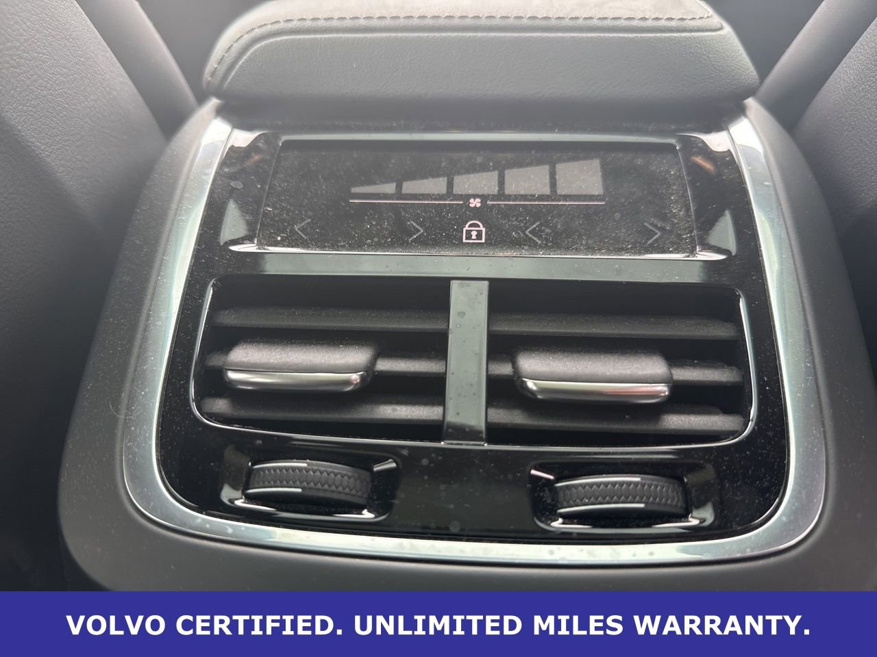 Certified 2023 Volvo XC60 B5 Ultimate image 16