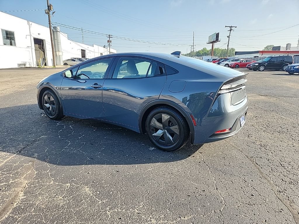Used 2024 Toyota Prius Prime FWD image 7