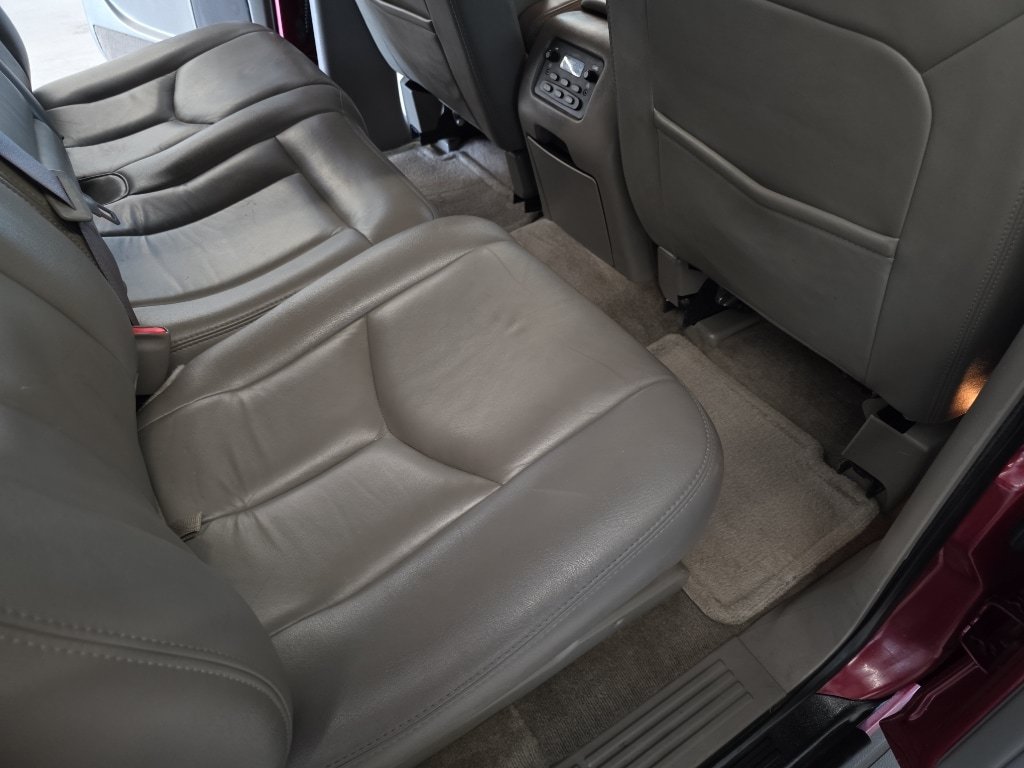 Used 2005 GMC Yukon XL SLT w/ SLT Preferred Equipment Group AWD/4WD image 18