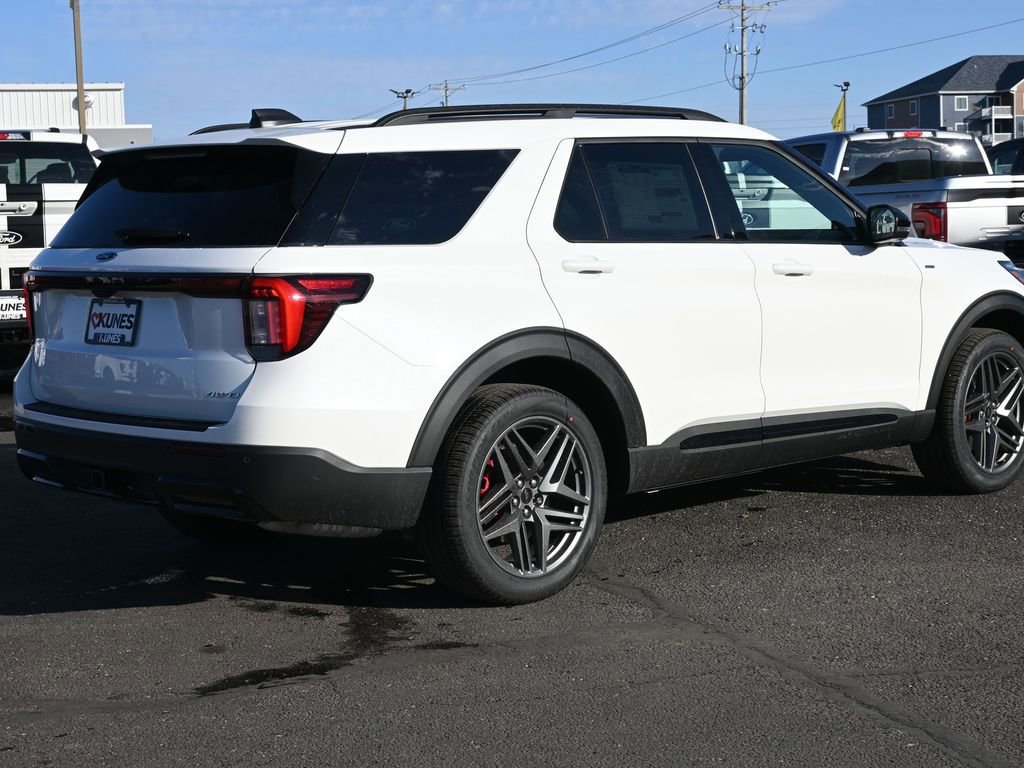 New 2026 Ford Explorer ST-Line w/ ST-Line Street Pack image 5