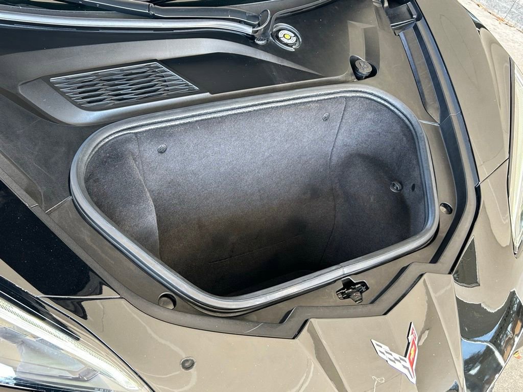 Used 2022 Chevrolet Corvette Stingray Coupe w/ Z51 Performance Package image 26