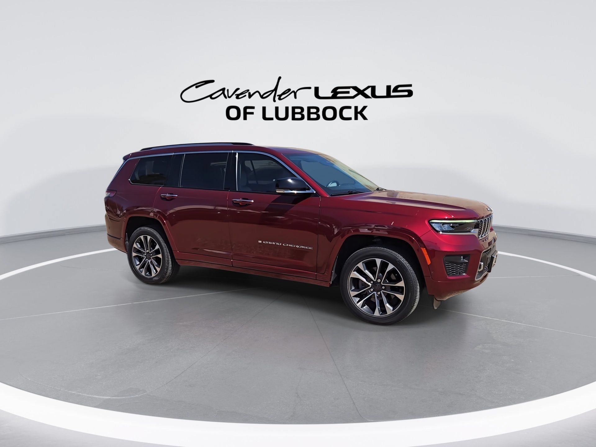 Used 2022 Jeep Grand Cherokee L Overland RWD image 2
