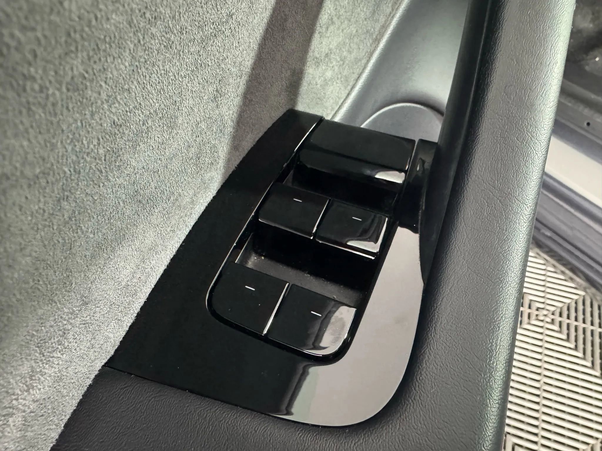 Used 2020 Tesla Model 3 Long Range image 37