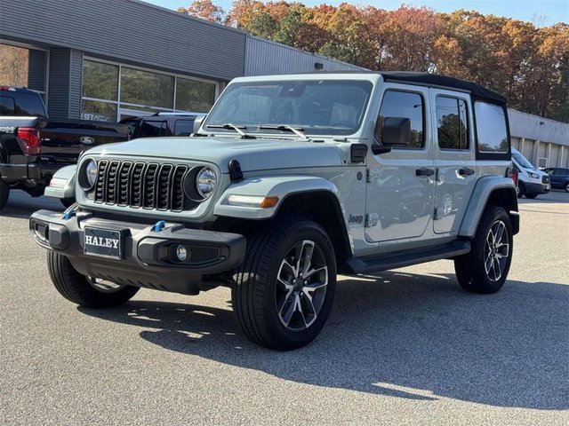 Used 2024 Jeep Wrangler Sport S image 3