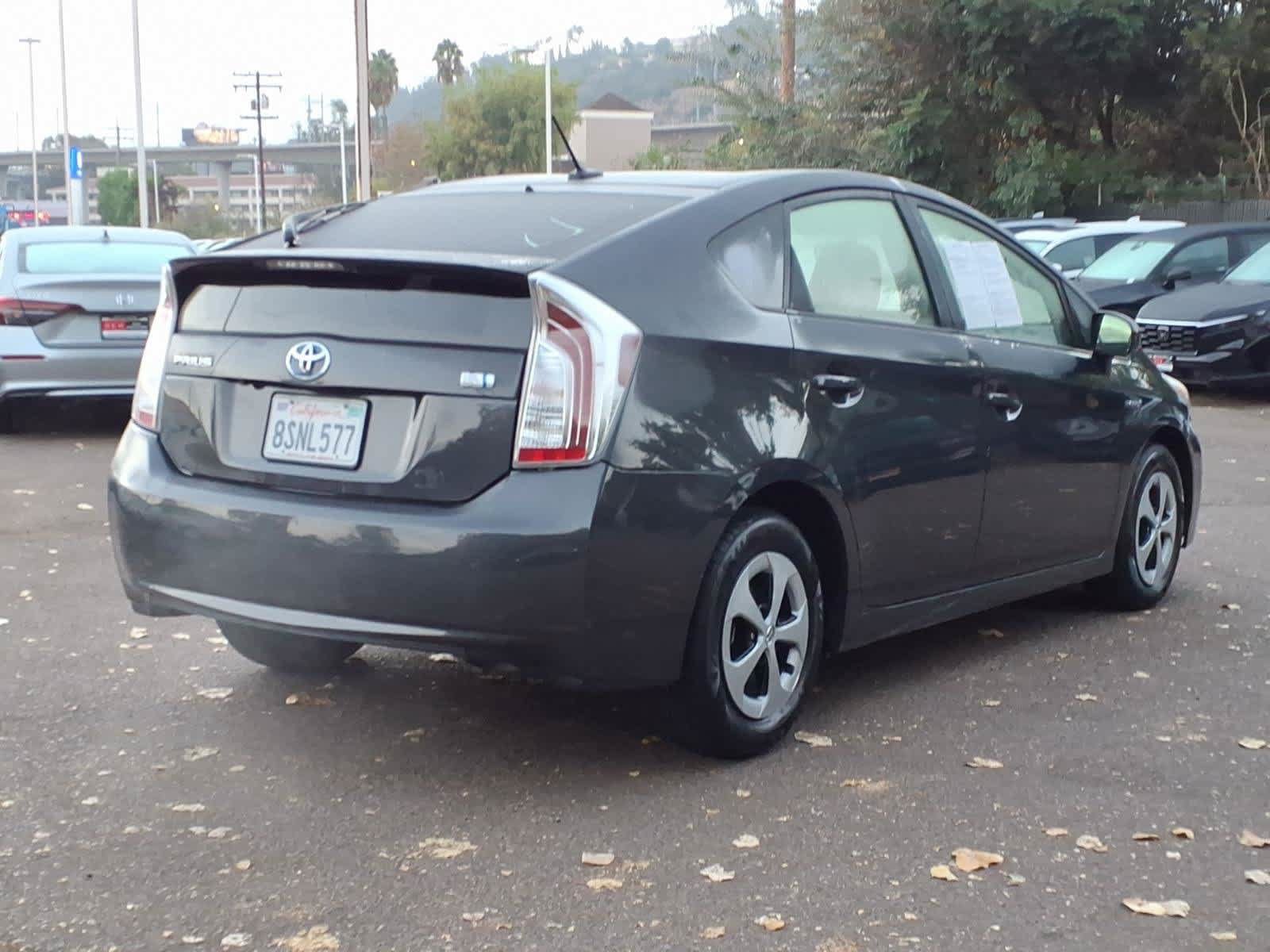 Used 2015 Toyota Prius Three FWD image 4