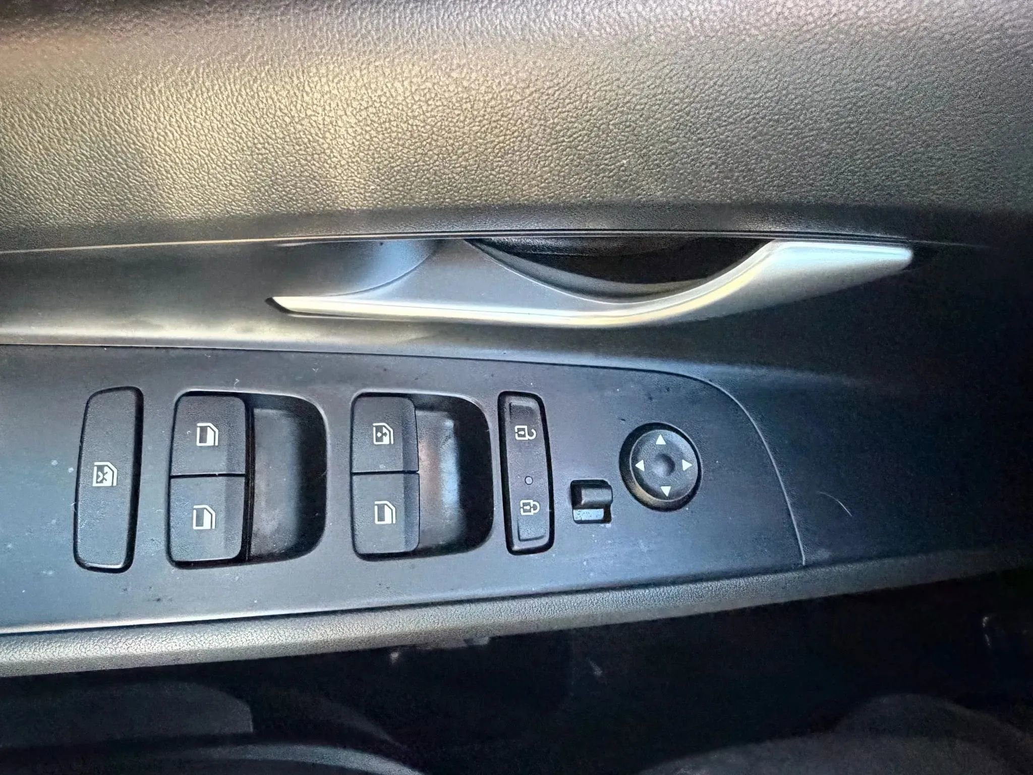 Used 2021 Hyundai Elantra SEL w/ Convenience Package image 30