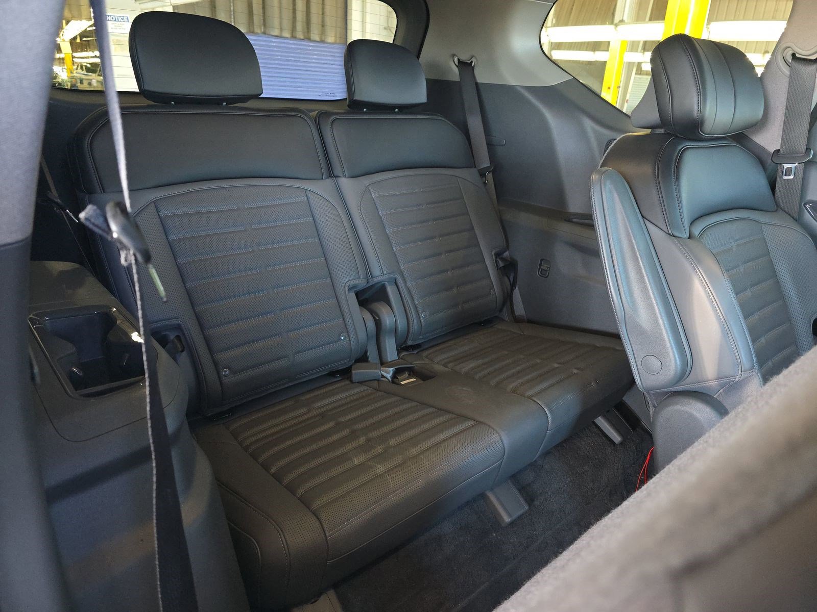 Used 2024 Kia EV9 Land image 13
