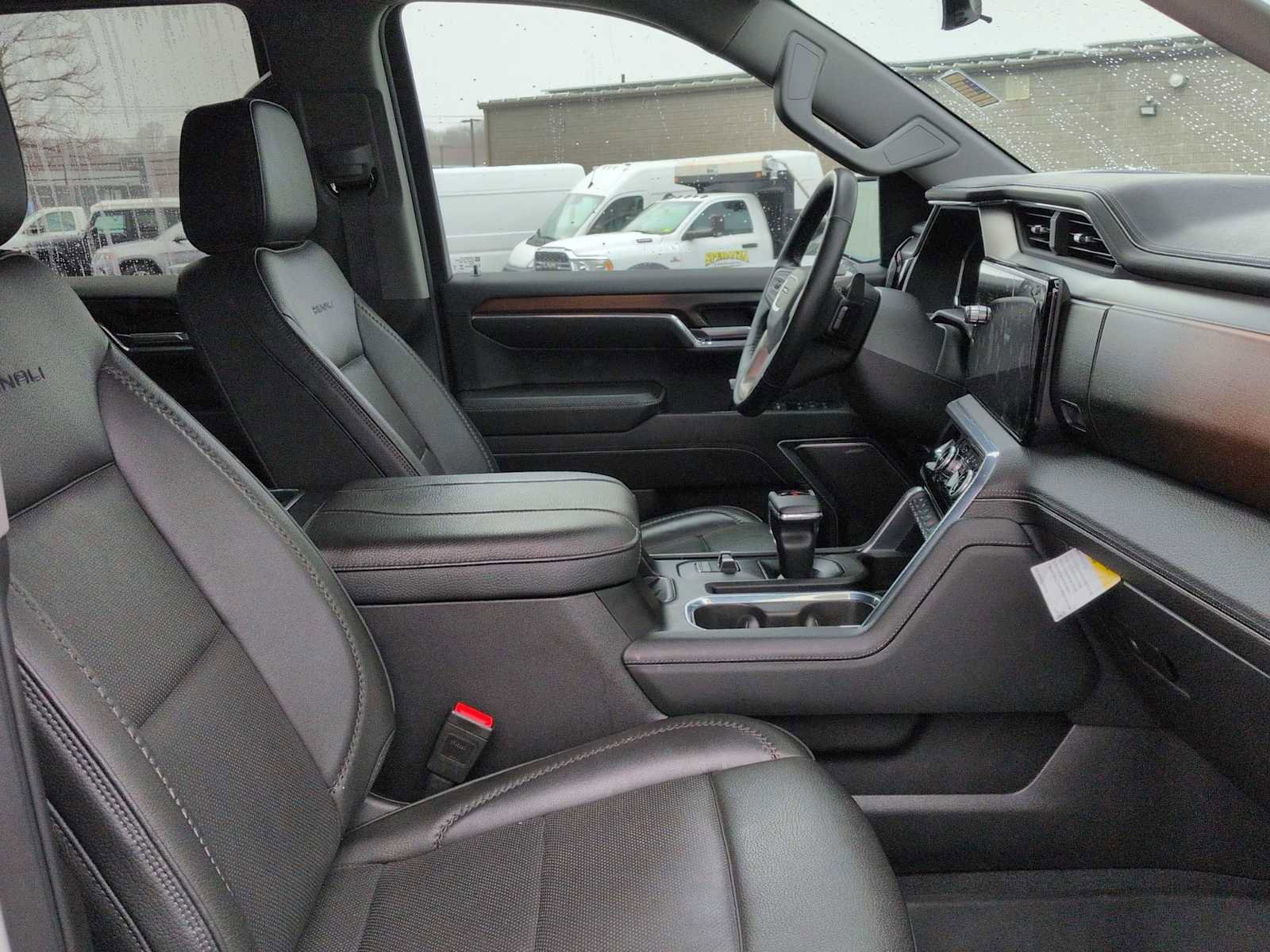 Used 2023 Jeep Grand Cherokee Limited w/ Black Appearance Package image 26