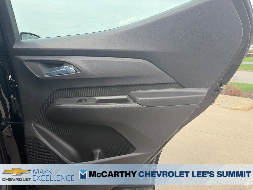 New 2027 Chevrolet Bolt LT w/ Comfort Package FWD image 30