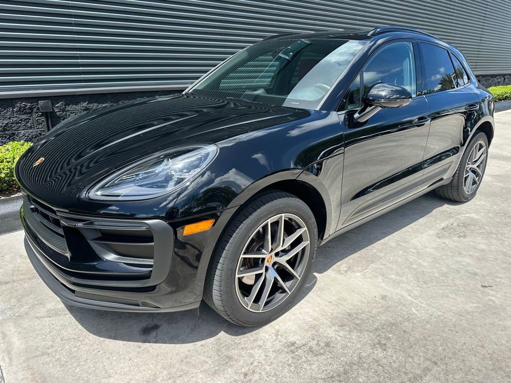 Certified 2023 Porsche Macan AWD/4WD image 7