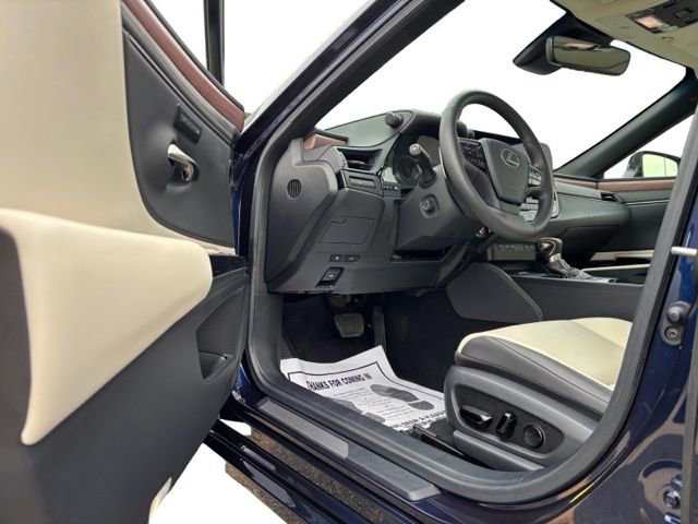 Used 2025 Lexus ES 350 w/ Premium Package image 8