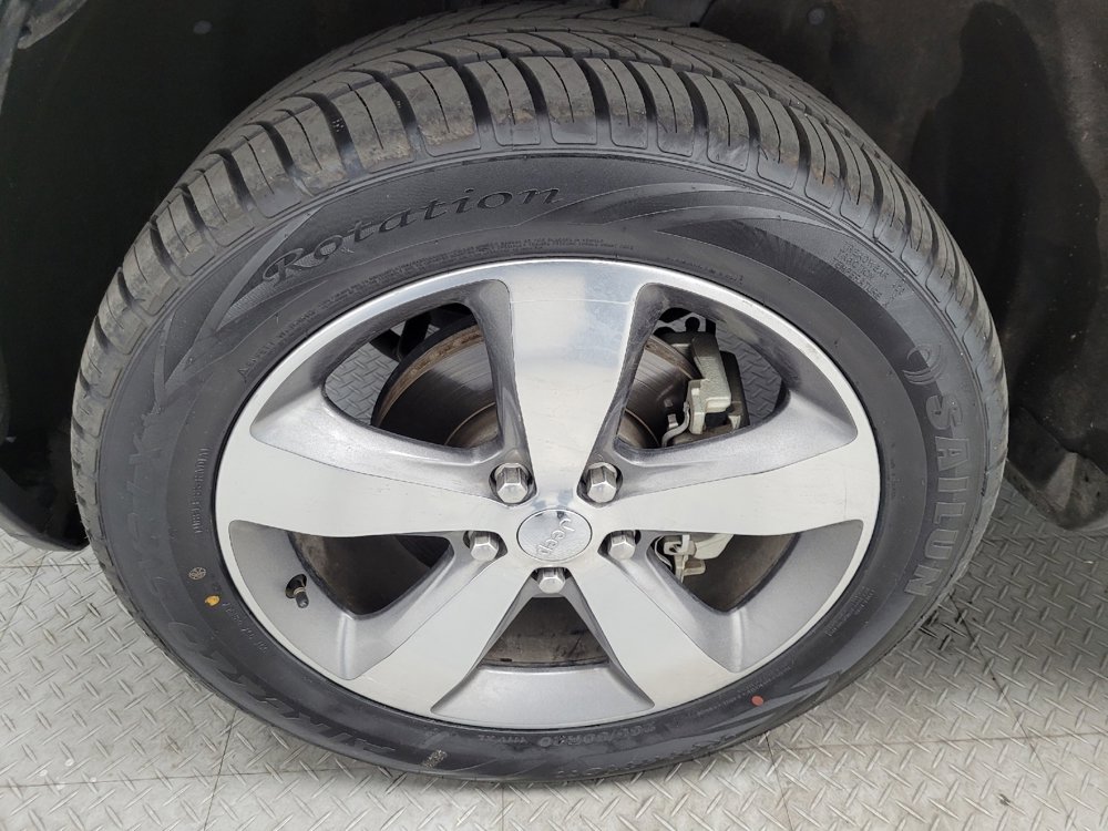 Used 2015 Jeep Grand Cherokee Limited w/ Luxury Group II image 31