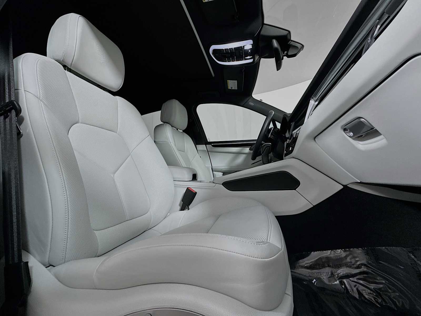 Certified 2025 Porsche Macan image 29