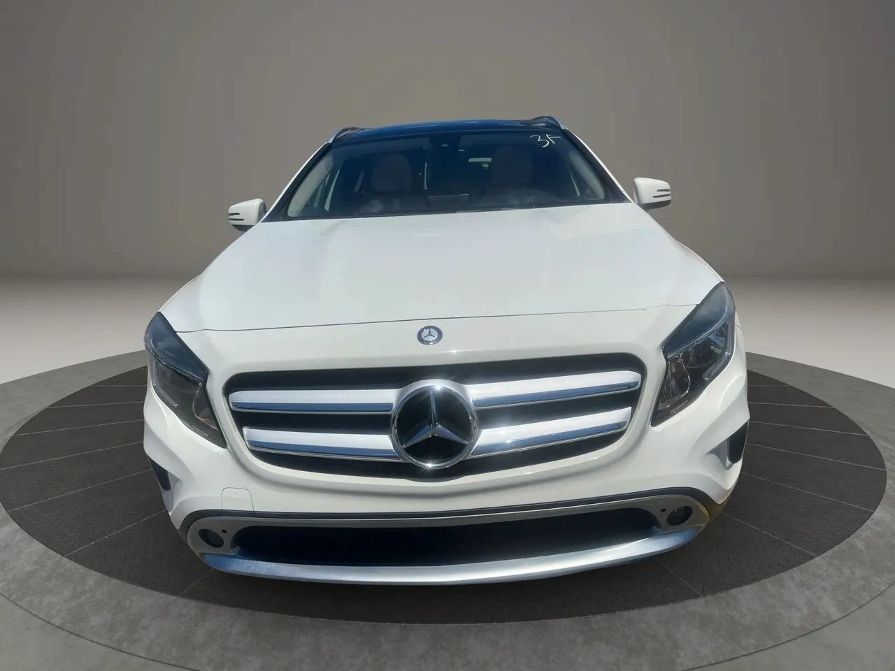 Used 2017 Mercedes-Benz GLA 250 4MATIC w/ Premium Package image 2