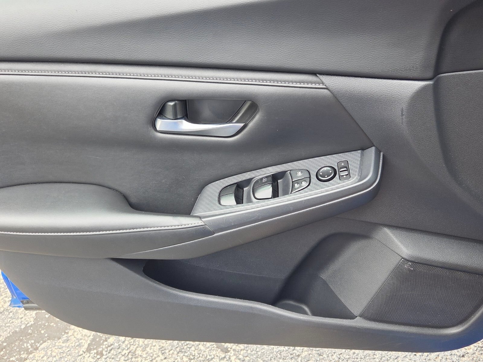 Used 2024 Nissan Sentra SV FWD image 29