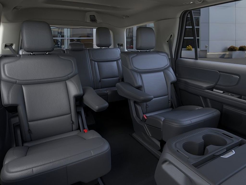 New 2026 Ford Expedition Active image 11