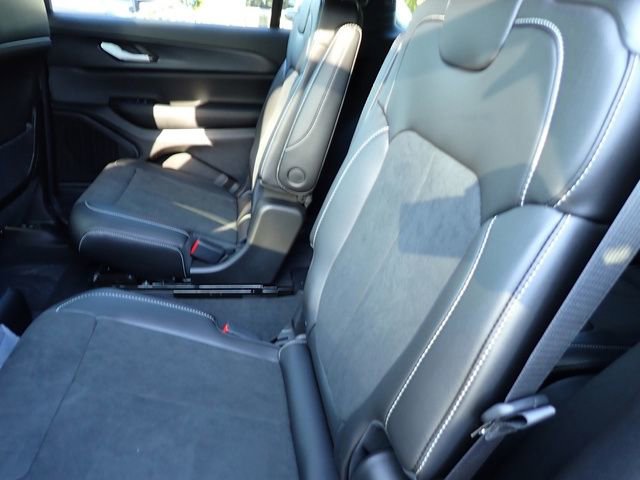 New 2025 Jeep Grand Cherokee L Altitude image 13