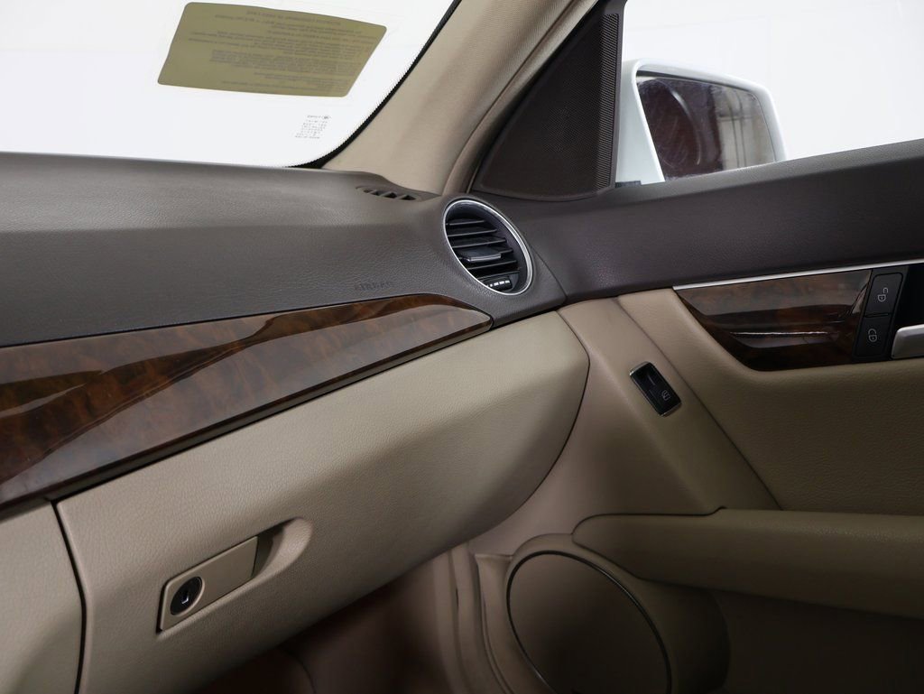 Used 2014 Mercedes-Benz C 300 4MATIC Sedan image 7