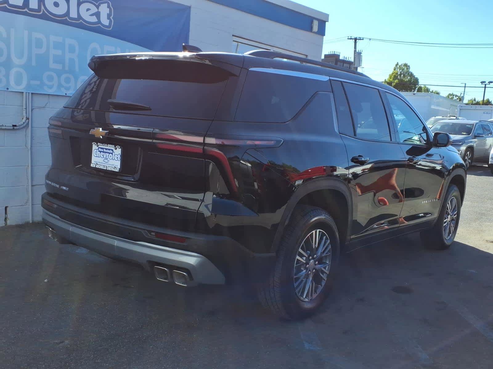 Used 2026 Chevrolet Traverse LT AWD/4WD image 6