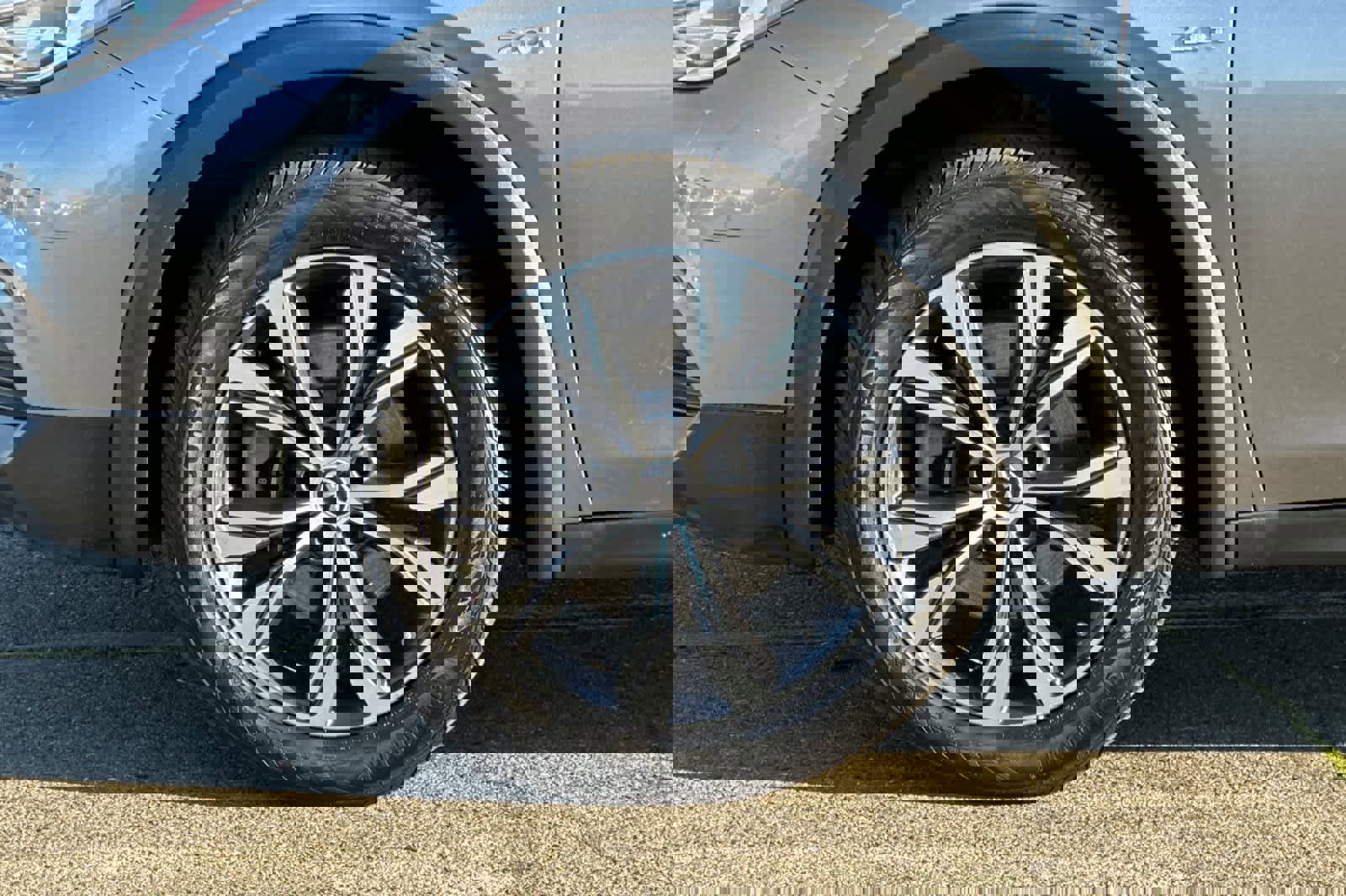 Used 2018 INFINITI QX30 Luxury image 31