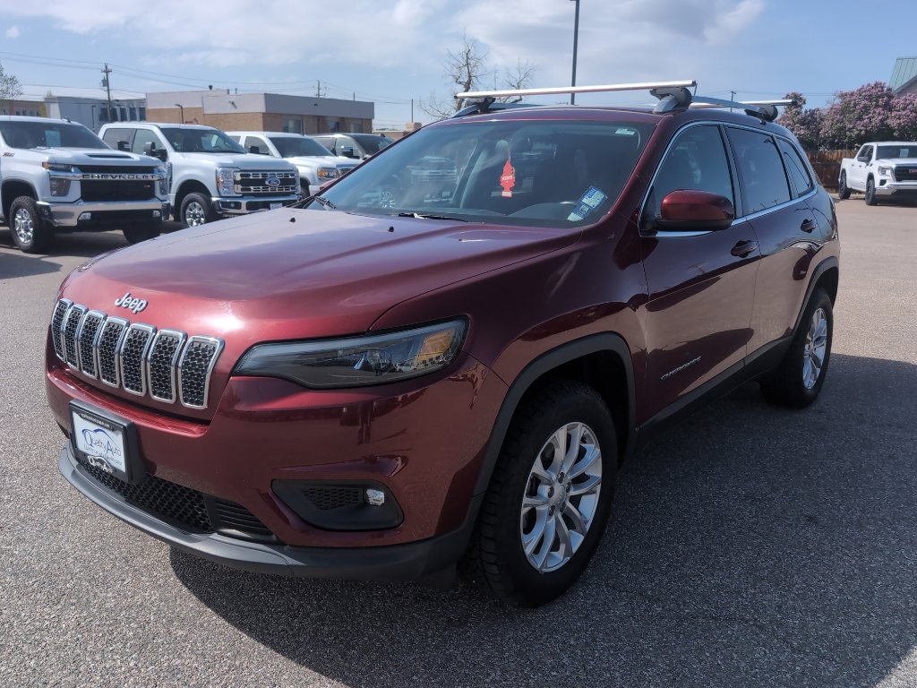 Used 2019 Jeep Cherokee Latitude w/ Cold Weather Group AWD/4WD image 2