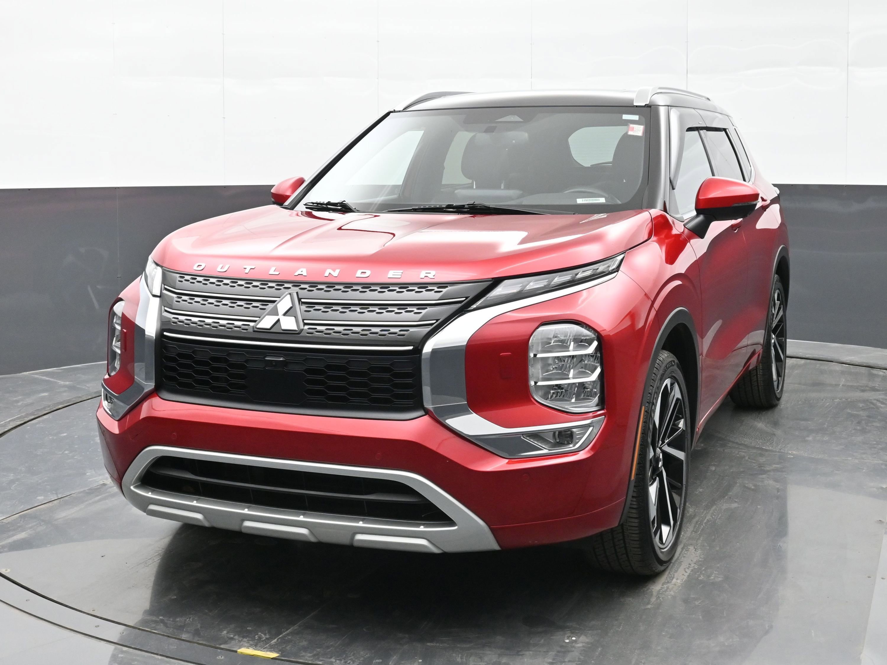 Used 2024 Mitsubishi Outlander SEL image 4