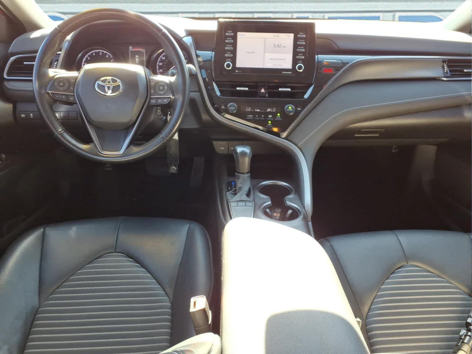 Used 2023 Toyota Camry SE FWD image 14