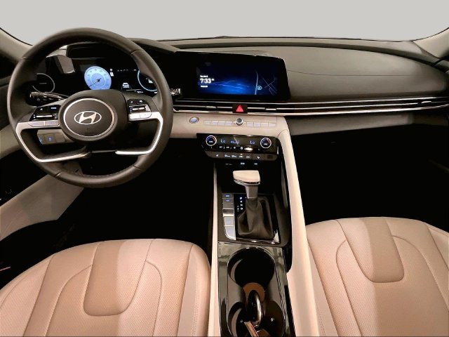 Used 2025 Hyundai Elantra Limited FWD image 14
