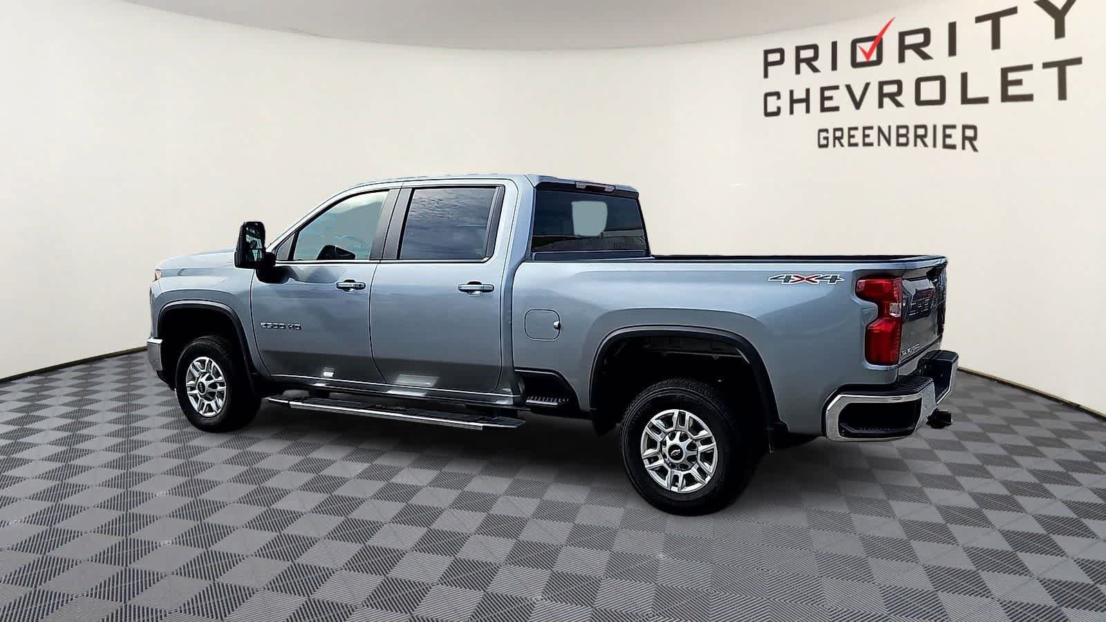 Used 2025 Chevrolet Silverado 2500 LT w/ Convenience Package AWD/4WD image 6