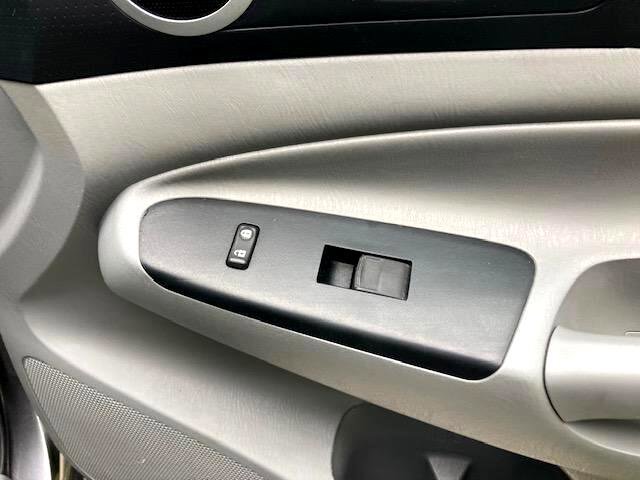 Used 2015 Toyota Tacoma TRD Pro image 38
