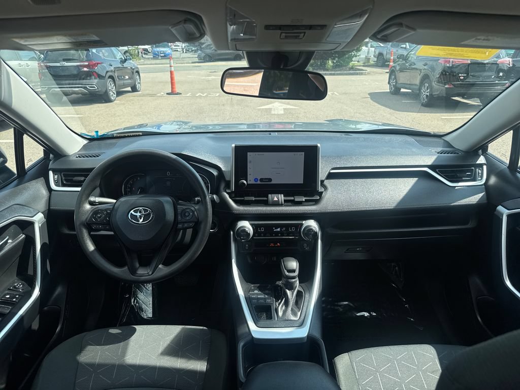 Used 2025 Toyota RAV4 XLE AWD/4WD image 11