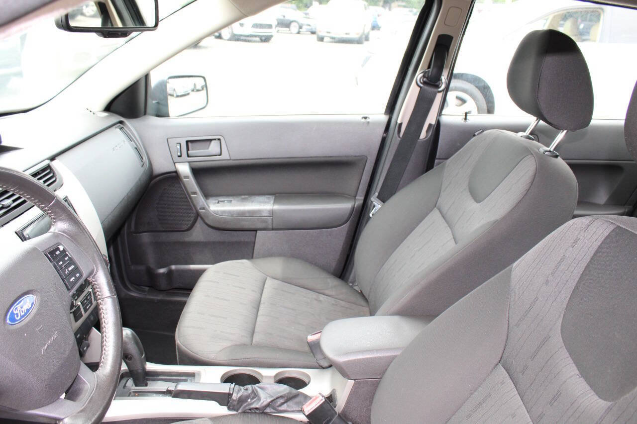 Used 2008 Ford Focus SE FWD image 14