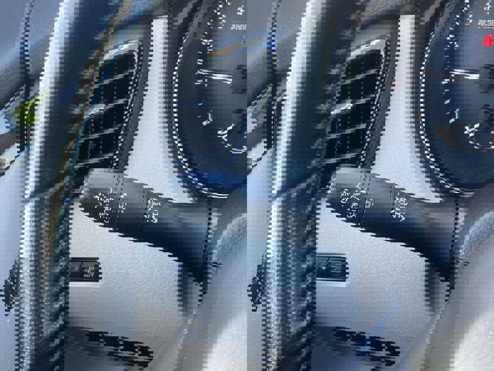 Used 2022 Nissan Rogue Sport SV w/ Technology Package image 22