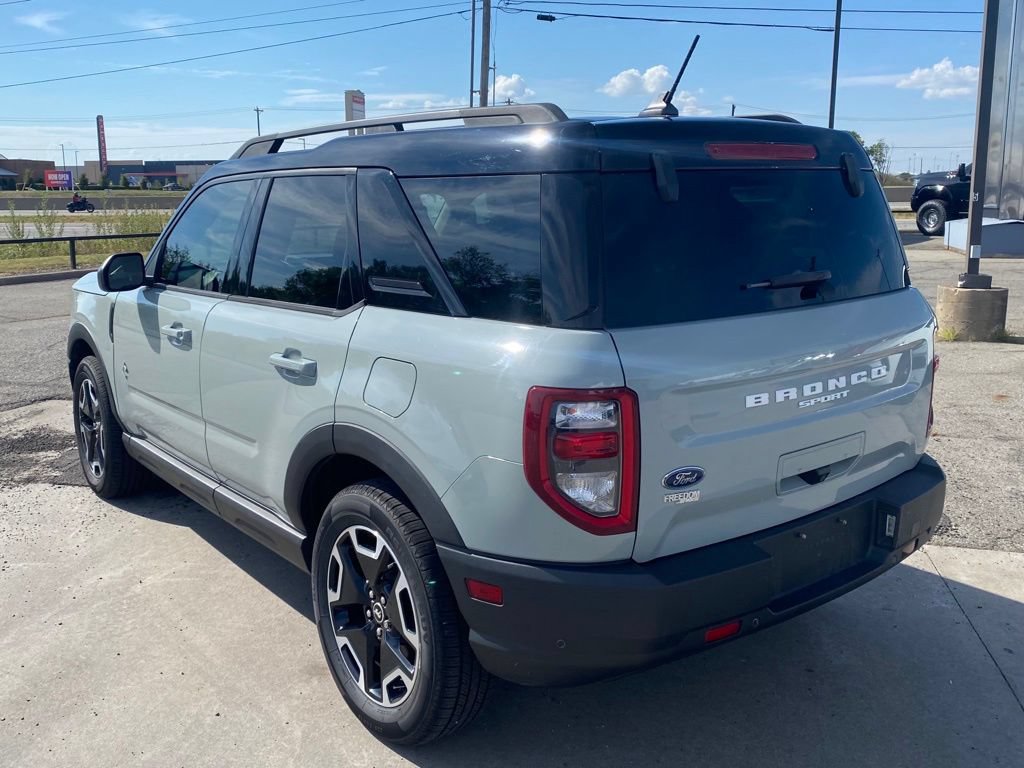 Used 2021 Ford Bronco Sport Outer Banks AWD/4WD image 3
