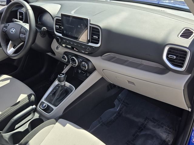 Certified 2025 Hyundai Venue SEL FWD image 18