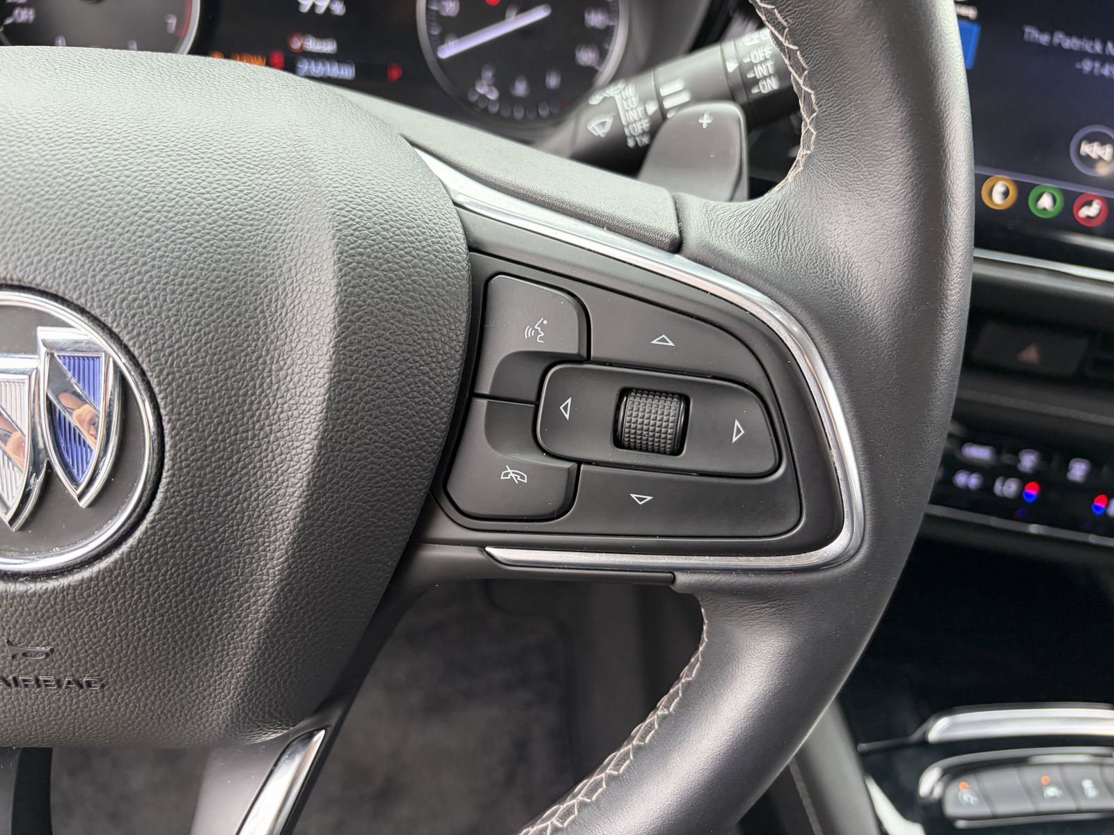 Certified 2021 Buick Envision Avenir w/ Technology Package II FWD image 27