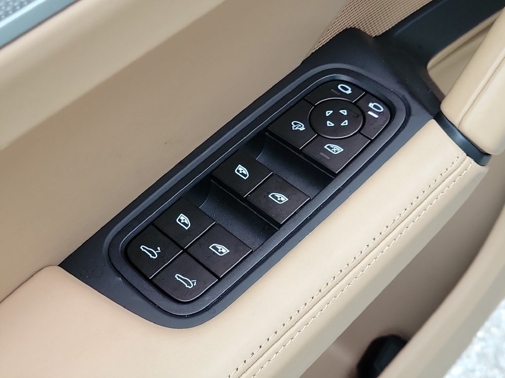 Certified 2026 Porsche Cayenne AWD/4WD image 26