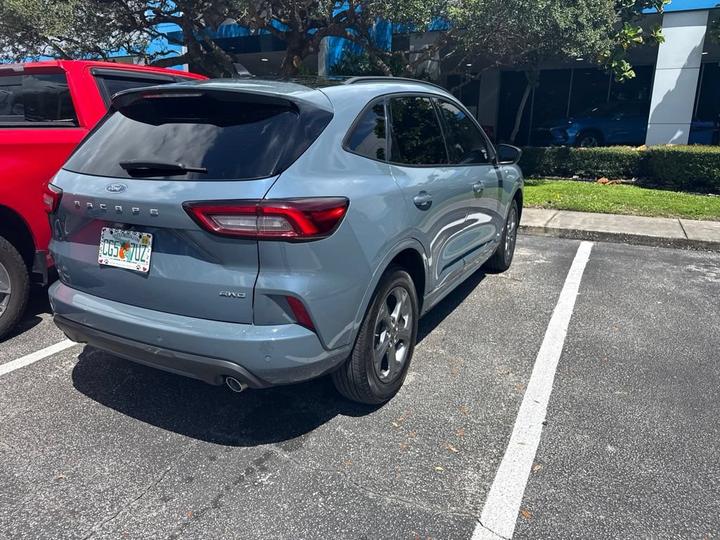 Used 2023 Ford Escape ST-Line w/ Tech Pack #1 AWD/4WD image 4