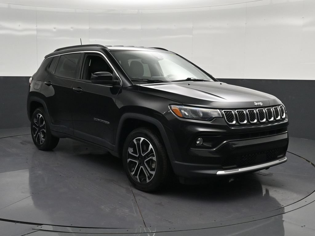 Used 2023 Jeep Compass Limited AWD/4WD image 5