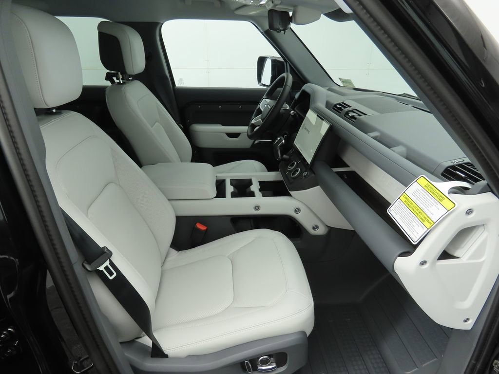 New 2026 Land Rover Defender 130 X-Dynamic SE image 20